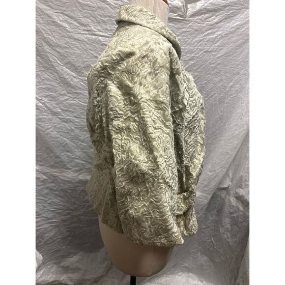 Robin Starr Chicago Cropped Jacket with a Gorgeous ButtonUp Cloth Flower - Picture 4 of 9